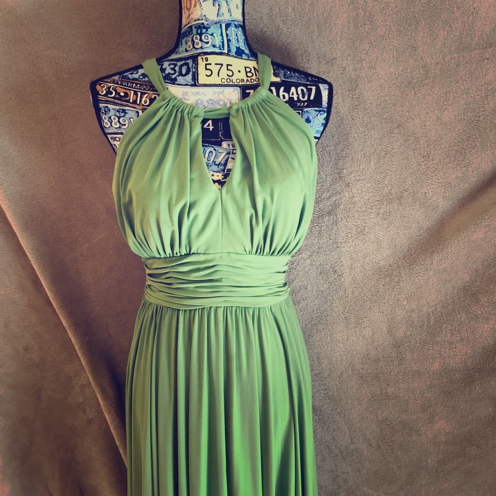 Green deep plunge keyhole neck party dress